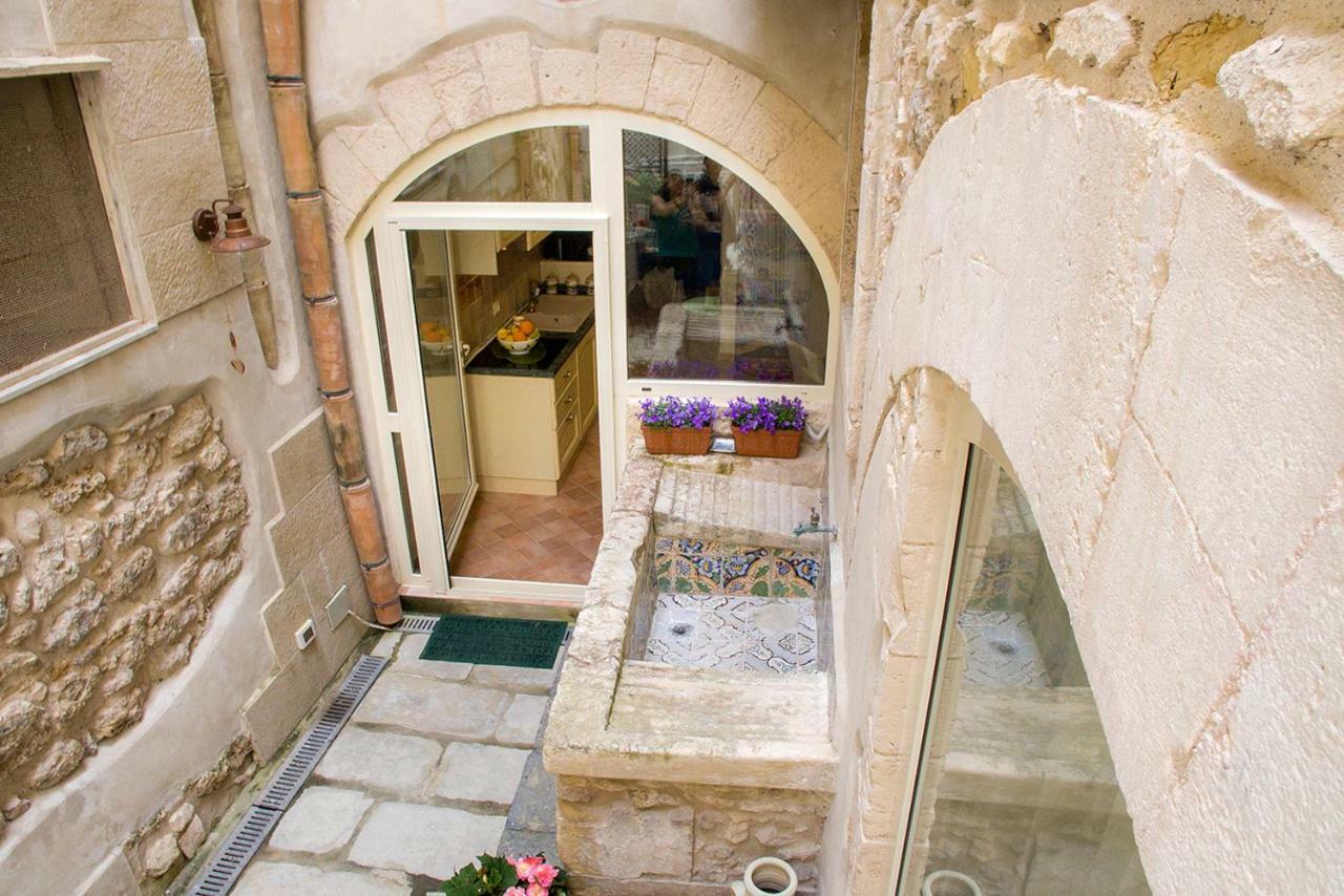 Ferienwohnung Ortigia Ancient House Syrakus Exterior foto
